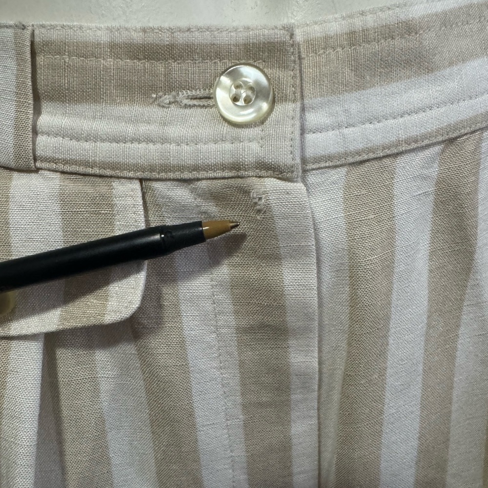 Vintage High Rise Striped Linen Bermuda Shorts 
| Minimalist Retro Resortwear - Picture 8 of 11